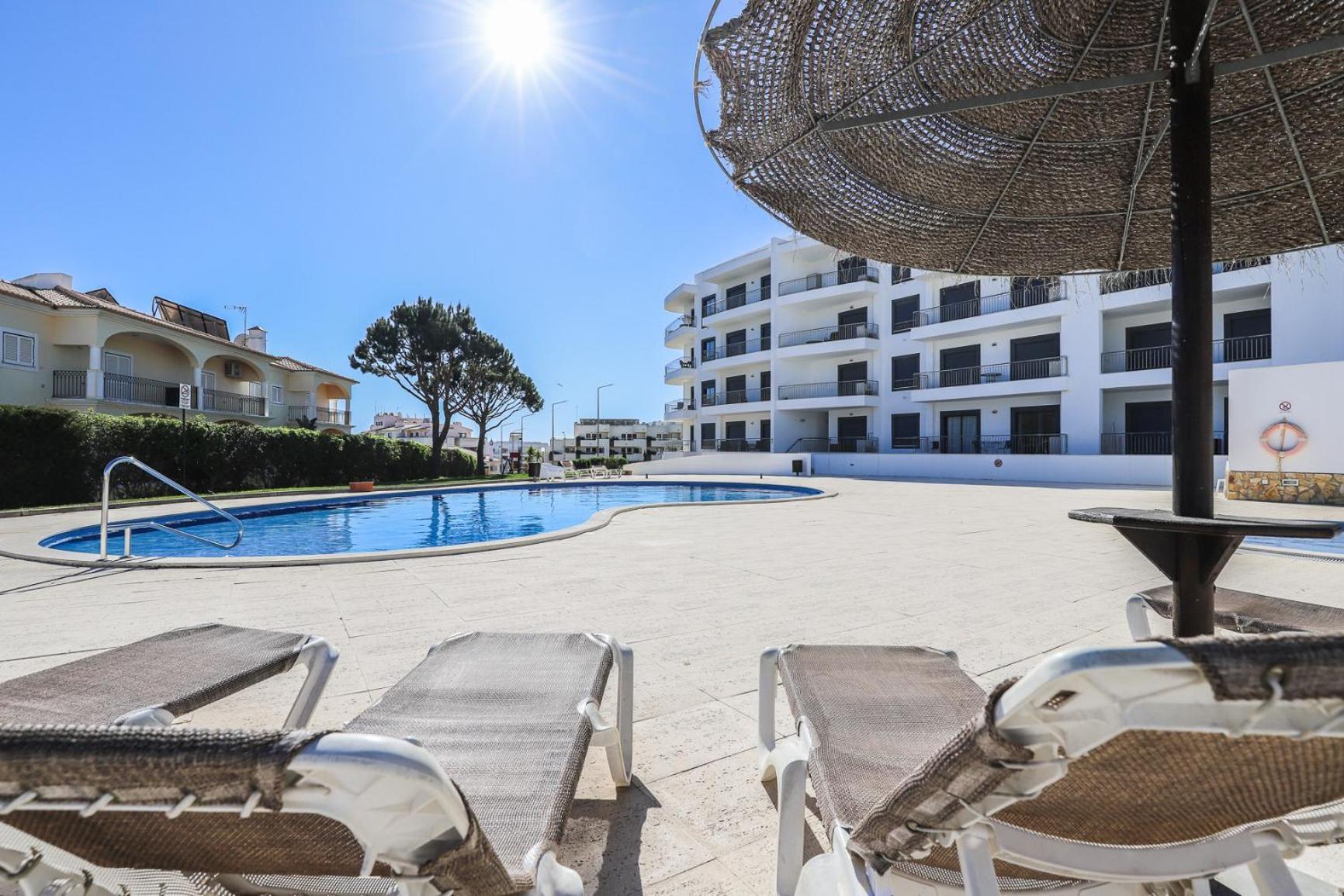 Charming Flat 10 Min Walk To Beach Apartment Albufeira Luaran gambar