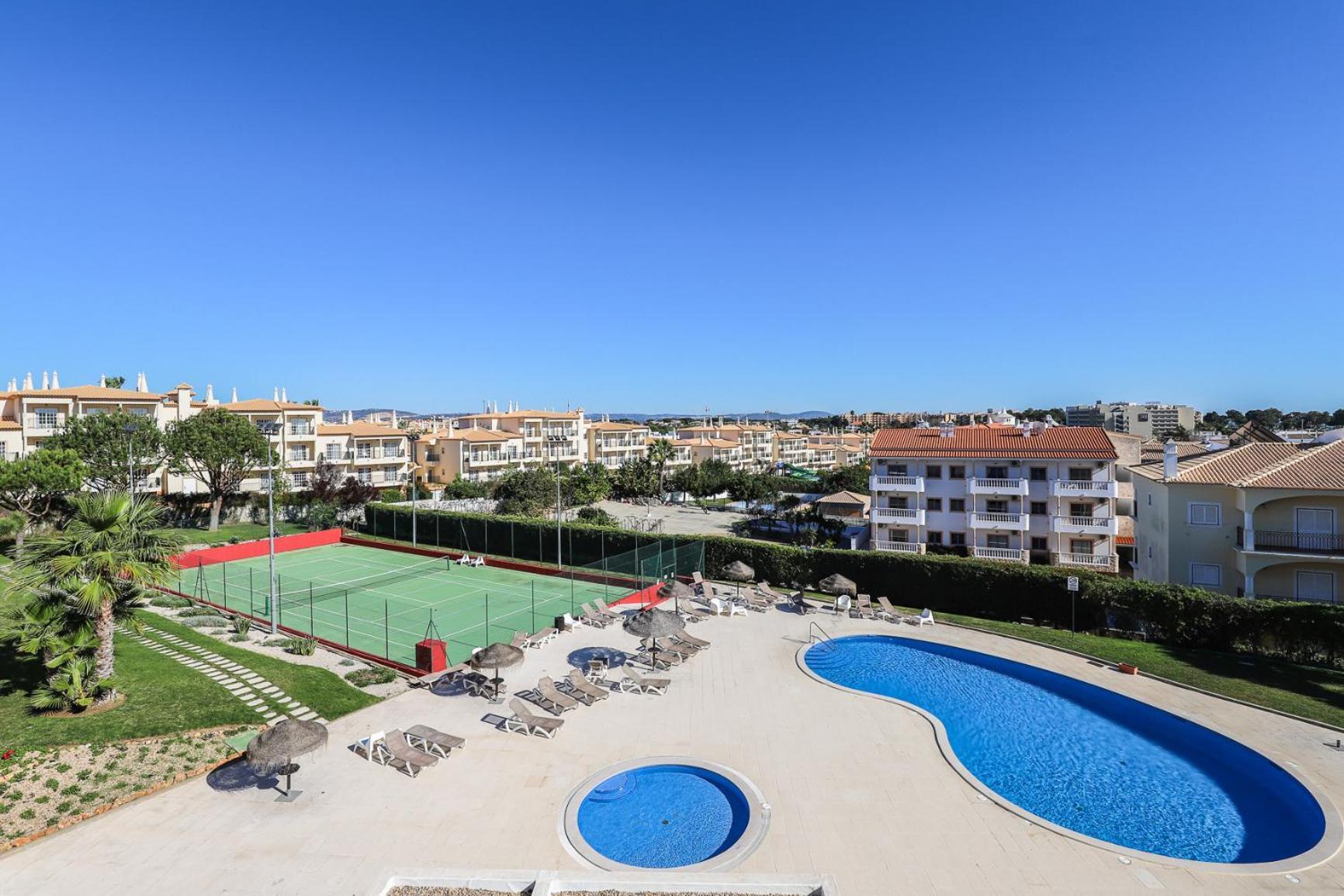 Charming Flat 10 Min Walk To Beach Apartment Albufeira Luaran gambar