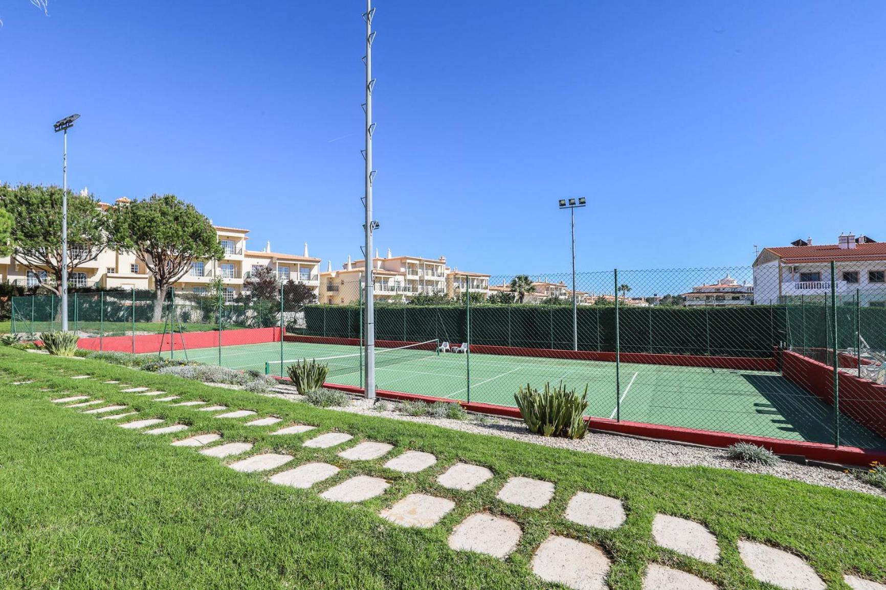 Charming Flat 10 Min Walk To Beach Apartment Albufeira Luaran gambar